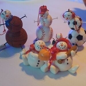 5 sports themed snowmen ornaments. 79SC.65